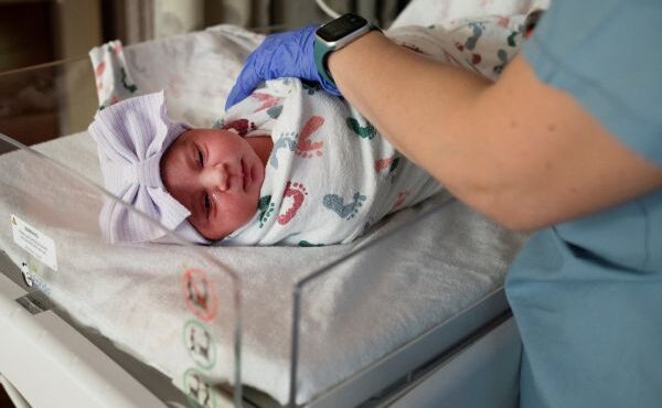 20250807T1345 US BIRTHRATE HITS NEW LOW 1802303 1 600x370